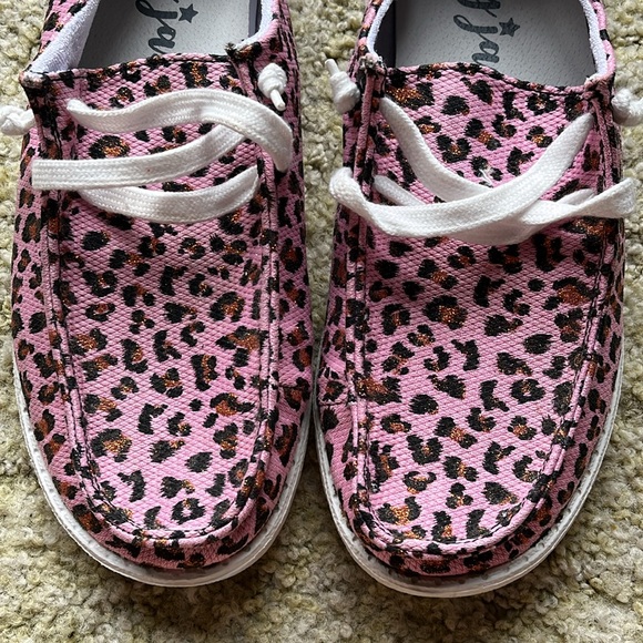 Pink, orange sparkle leopard print Gypsy jazz. hey dude style slip on women’s 11 - Picture 2 of 4